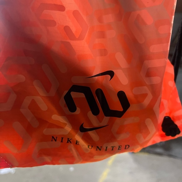 Nike Dynamic Fit Bright Orange Cleats - Picture 8 of 8